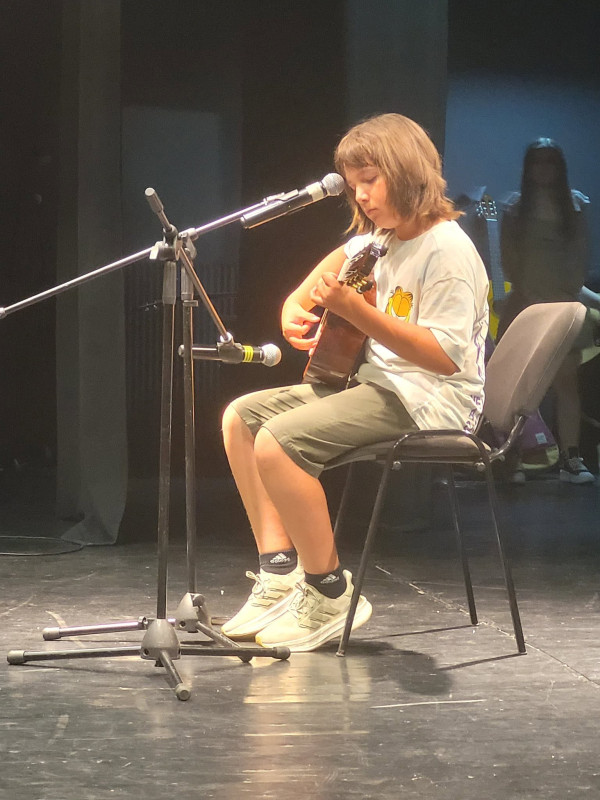 Serbarea de final de an a cursurilor Centrului Cultural Mioveni – o celebrare a talentului, pasiunii și performanței