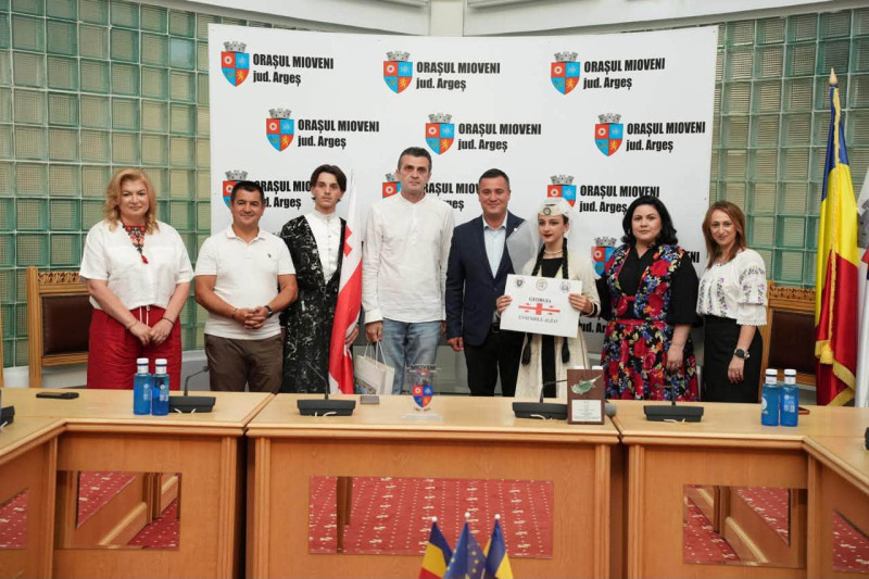 Mioveni a celebrat tradiția și diversitatea culturală în cadrul Festivalului Internațional de Folclor „Carpați”, ediția a XXXIX-a!