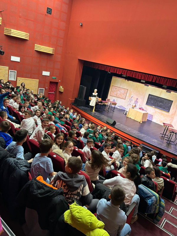 Final spectaculos pentru Luna de Teatru la Mioveni!