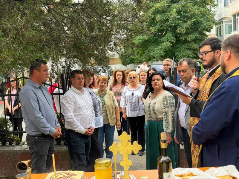 Ziua Eroilor, marcată la Mioveni prin ceremonii de comemorare și recunoștință