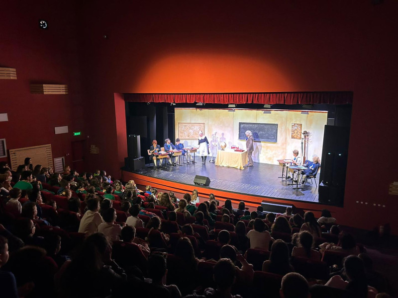 Final spectaculos pentru Luna de Teatru la Mioveni!