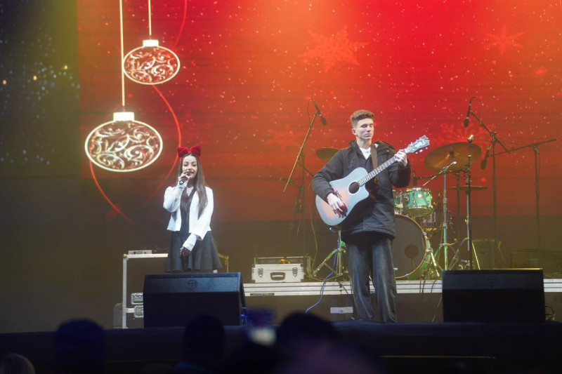 O seară de muzică ușoară la Târgul de Crăciun Mioveni 2025