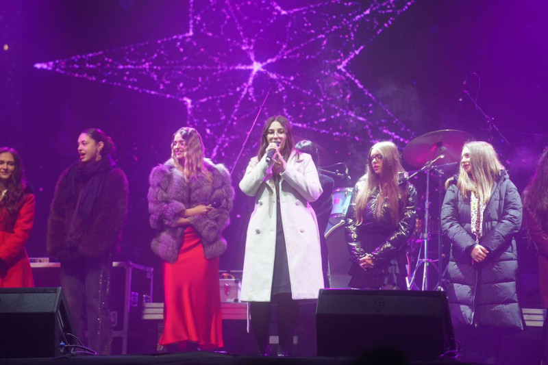 O seară de muzică ușoară la Târgul de Crăciun Mioveni 2025