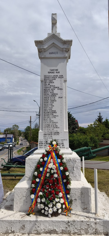 Ziua Eroilor, marcată la Mioveni prin ceremonii de comemorare și recunoștință