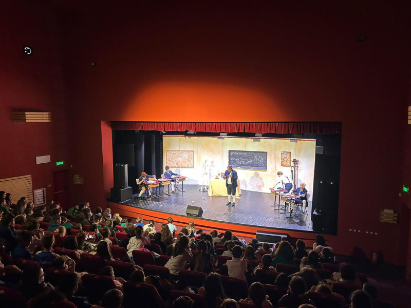 Final spectaculos pentru Luna de Teatru la Mioveni!