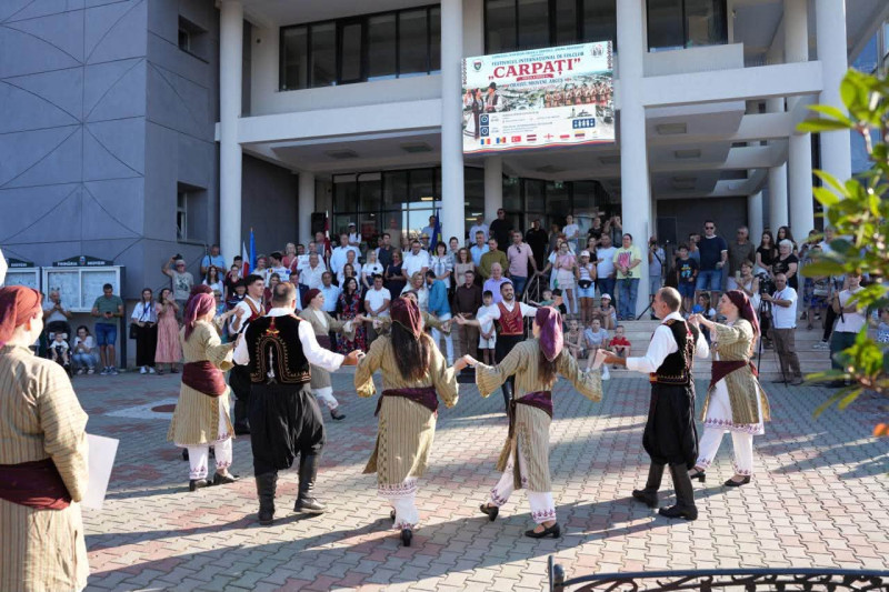 Mioveni a celebrat tradiția și diversitatea culturală în cadrul Festivalului Internațional de Folclor „Carpați”, ediția a XXXIX-a!