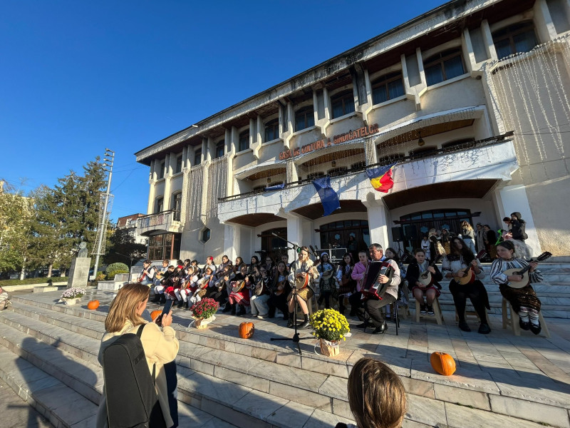 Sărbătoarea Recoltei pe Valea Argeșelului - Târgul Meșterilor Populari
