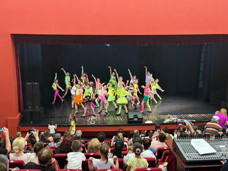 Serbarea de final de an a cursurilor Centrului Cultural Mioveni – o celebrare a talentului, pasiunii și performanței