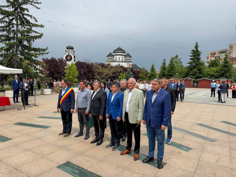 Ziua Eroilor, marcată la Mioveni prin ceremonii de comemorare și recunoștință