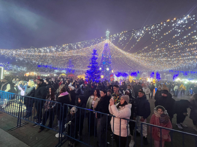 O seară de muzică ușoară la Târgul de Crăciun Mioveni 2025