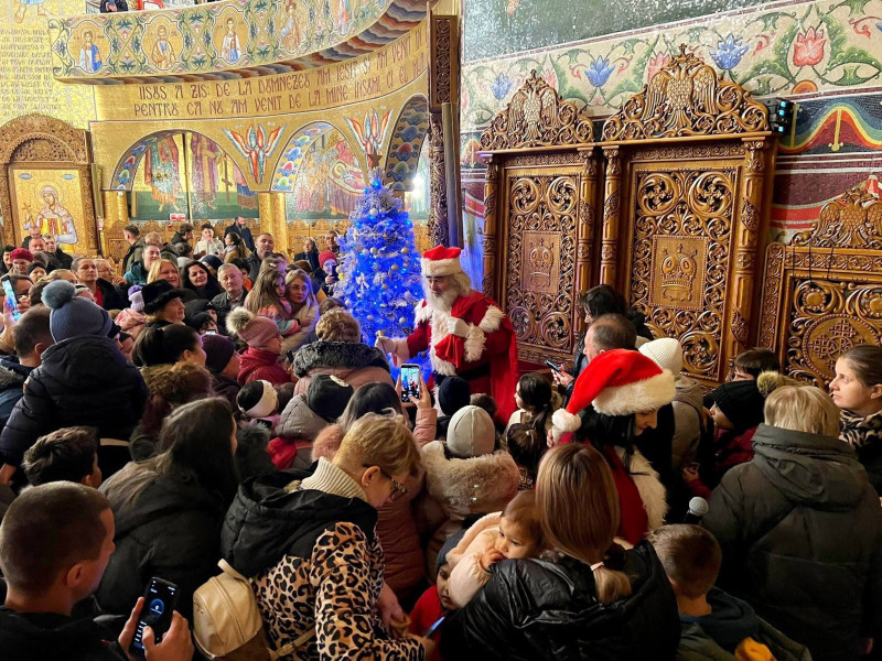 „Iată, vin colindători!” – Mioveniul a răsunat de vestea Nașterii Domnului