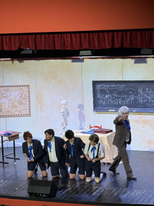 Final spectaculos pentru Luna de Teatru la Mioveni!