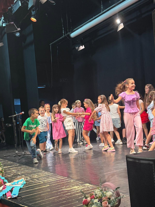 Serbarea de final de an a cursurilor Centrului Cultural Mioveni – o celebrare a talentului, pasiunii și performanței