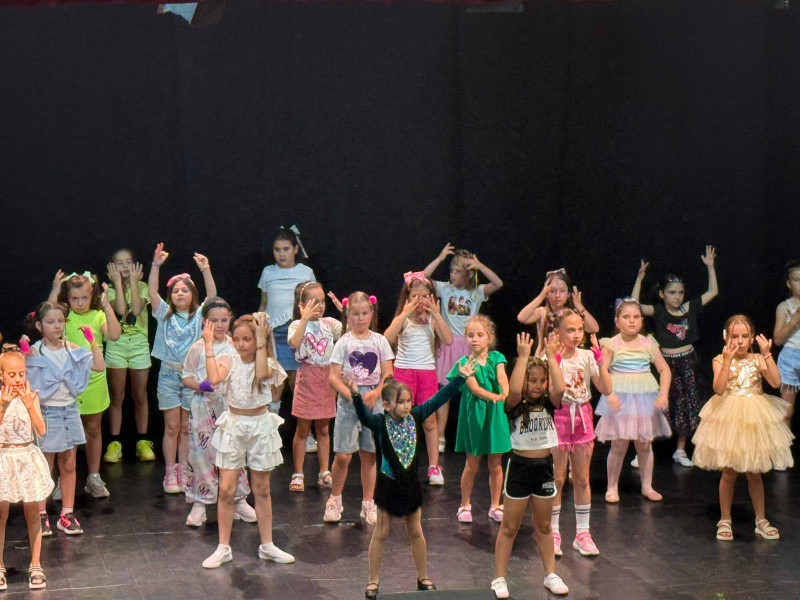 Serbarea de final de an a cursurilor Centrului Cultural Mioveni – o celebrare a talentului, pasiunii și performanței