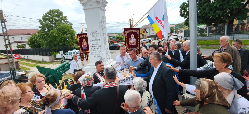 Ziua Eroilor, marcată la Mioveni prin ceremonii de comemorare și recunoștință