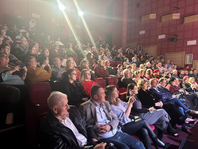 Aseară, la Centrul Cultural Mioveni, arta a prins un sens mai profund