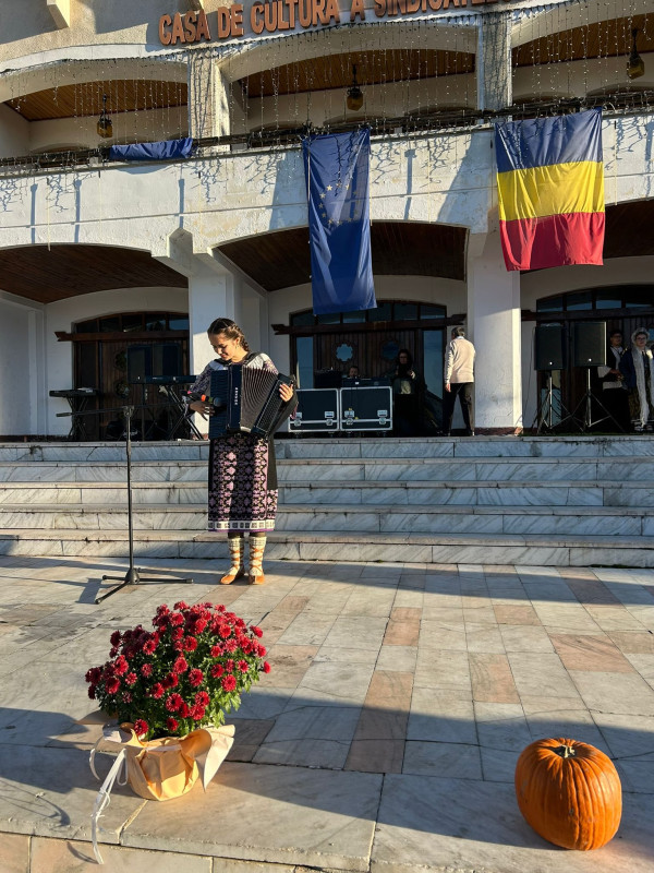 Sărbătoarea Recoltei pe Valea Argeșelului - Târgul Meșterilor Populari