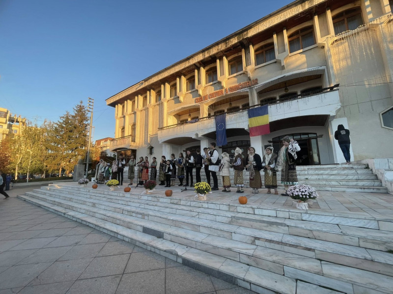 Sărbătoarea Recoltei pe Valea Argeșelului - Târgul Meșterilor Populari