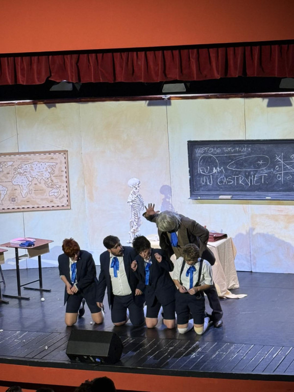 Final spectaculos pentru Luna de Teatru la Mioveni!