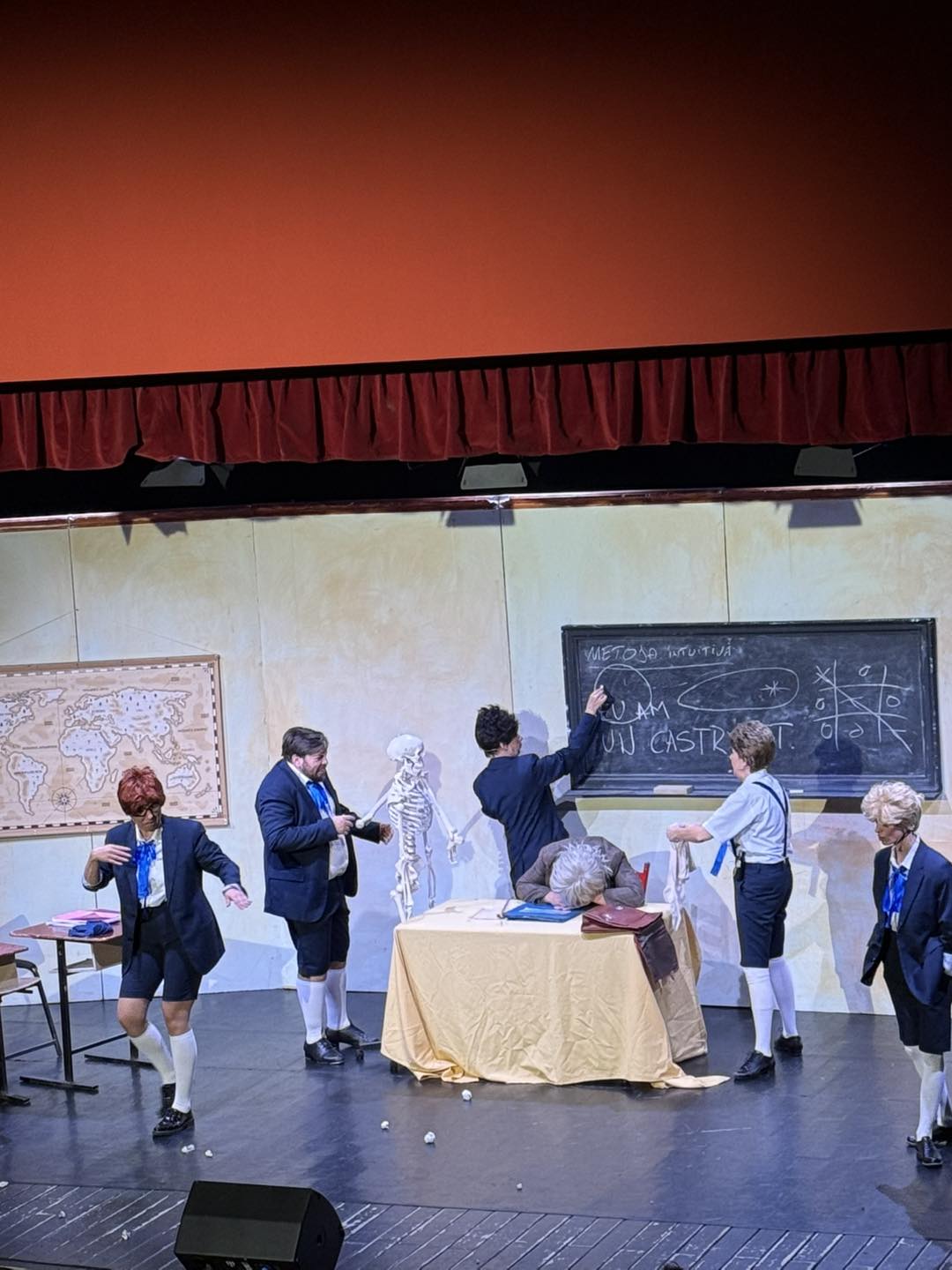 Final spectaculos pentru Luna de Teatru la Mioveni!